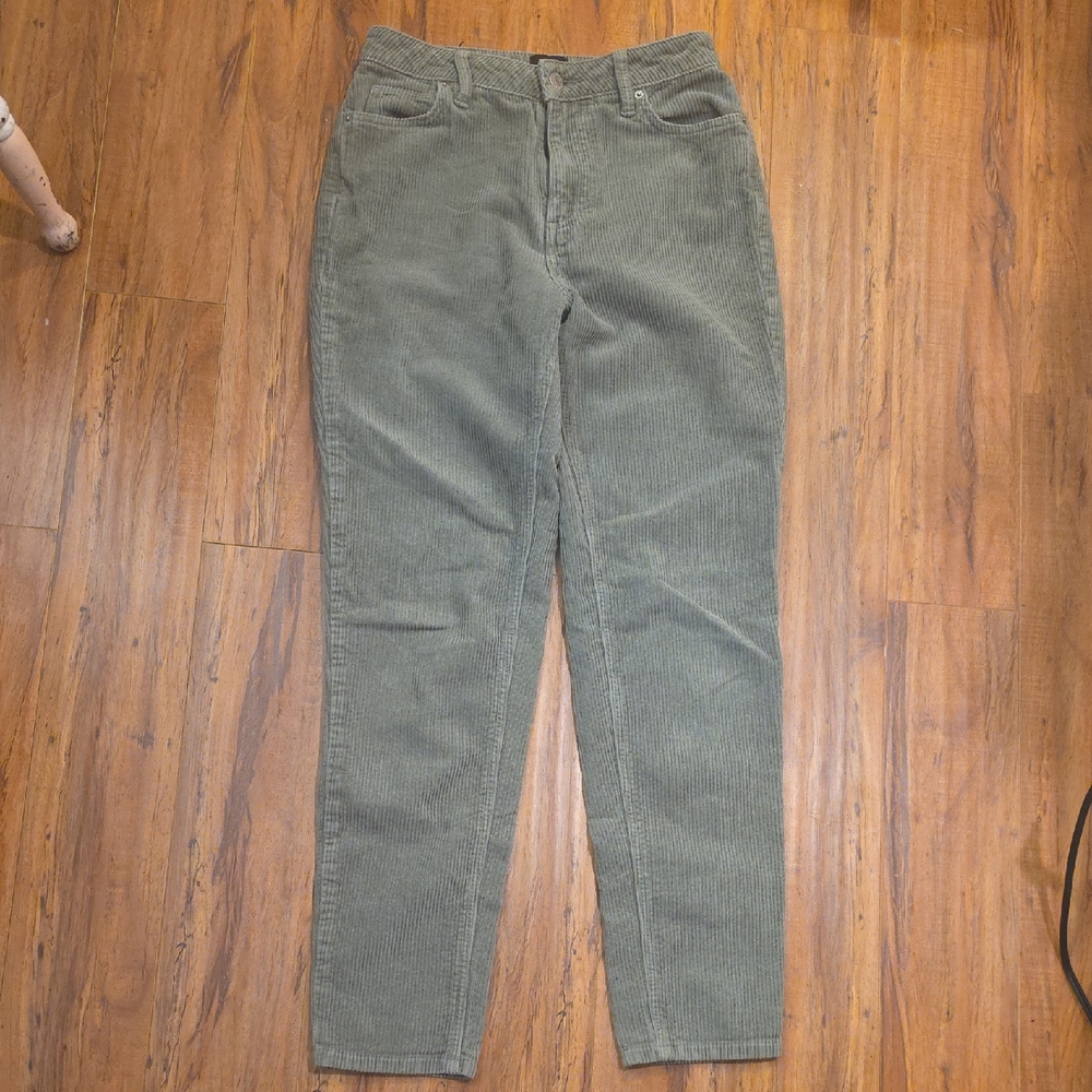 BDG Urban Outfitters Mom High- Rise Cordouroy Size 25